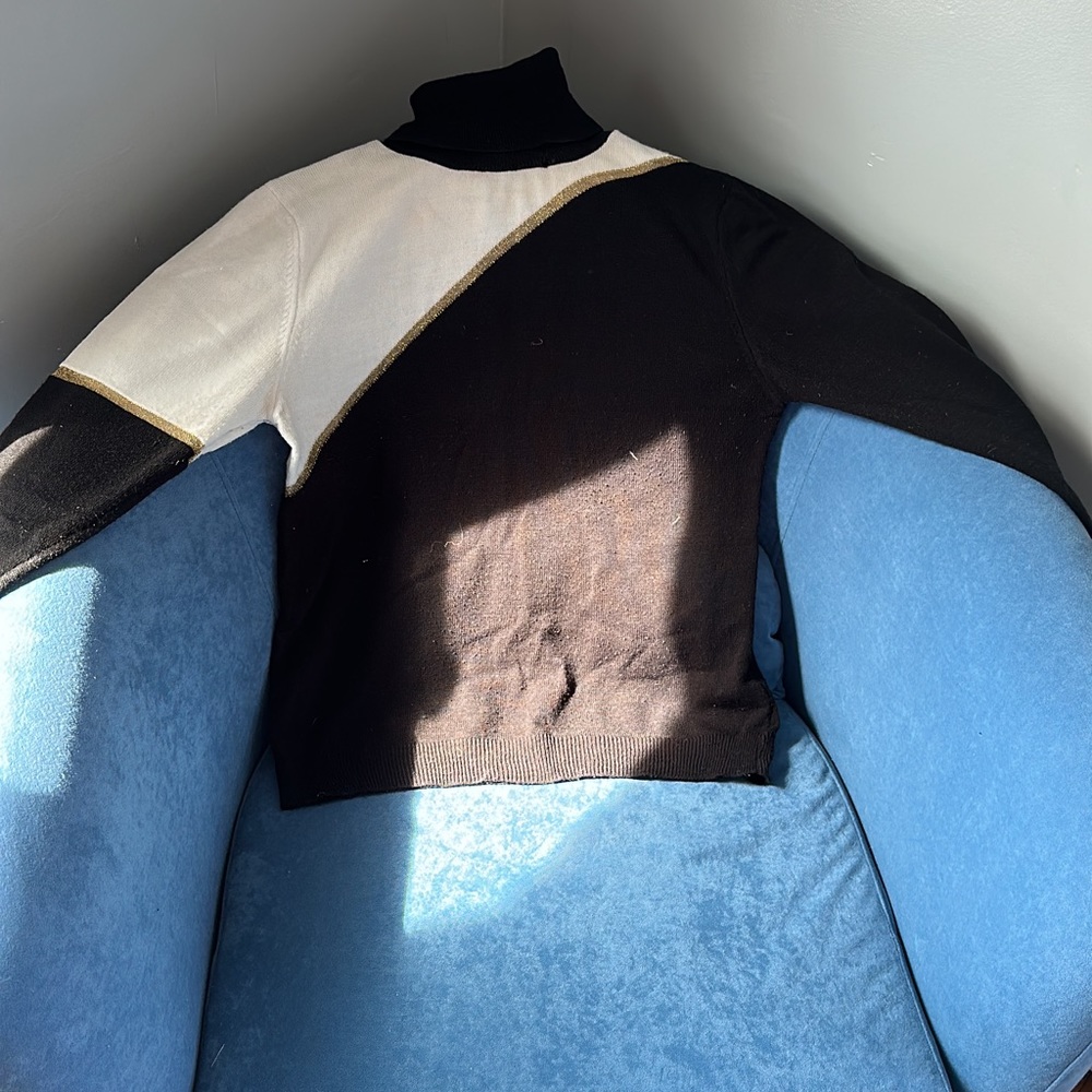 White Black Golden Sweater